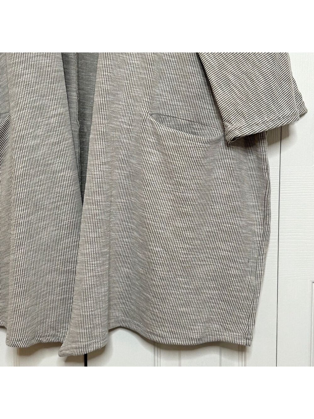 Donni Anthropologie Plus Size Grey White Cardigan - Picture 7 of 14